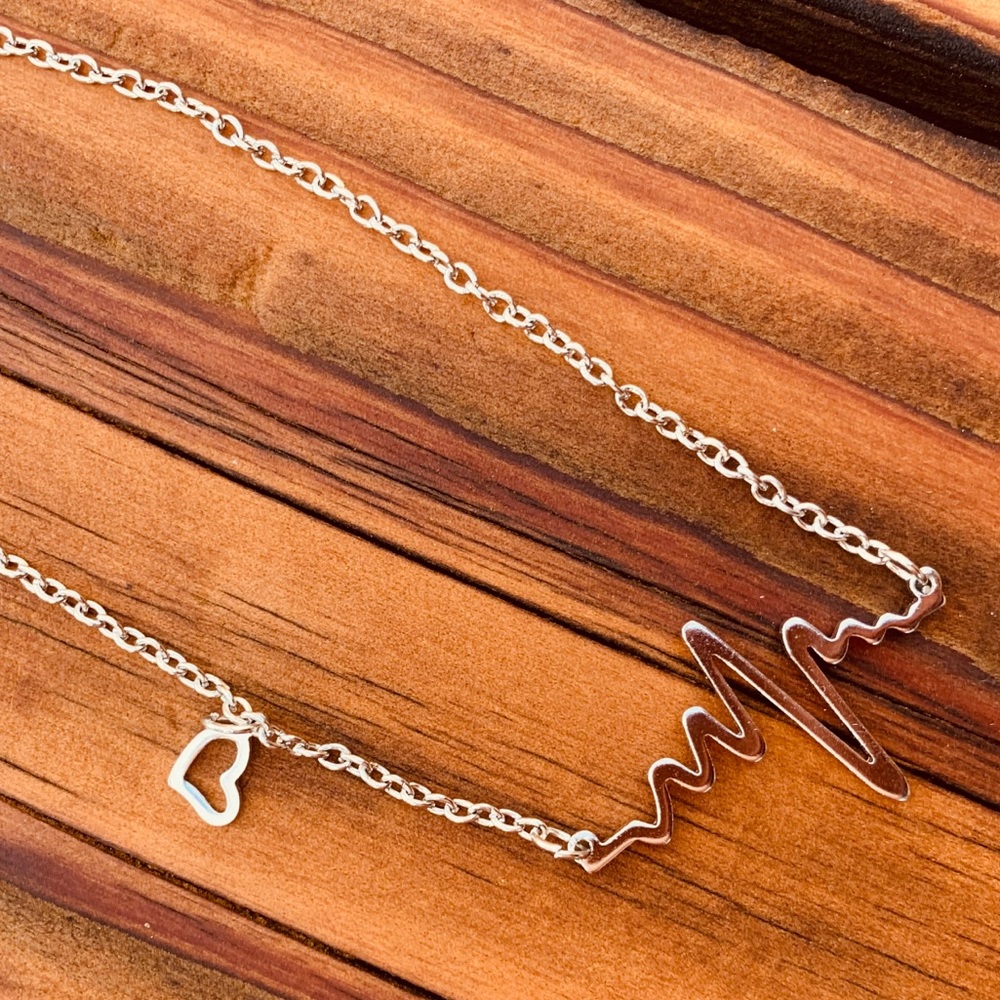 LAST ONE Silver HeartBeat ♡ Gift Necklace - Picture 2 of 7